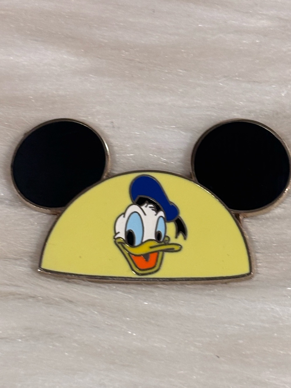 Walt Disney World Donald Duck Disney Character Ear Hat Mystery LE Pin
